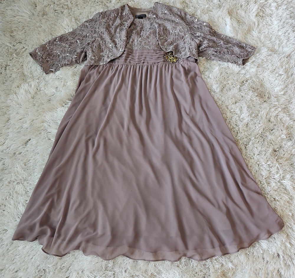Jessica Howard Woman Formal Dress in Soft Brown with Lace Bolero